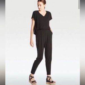 Uniqlo women’s black Short Sleeve jumpsuit